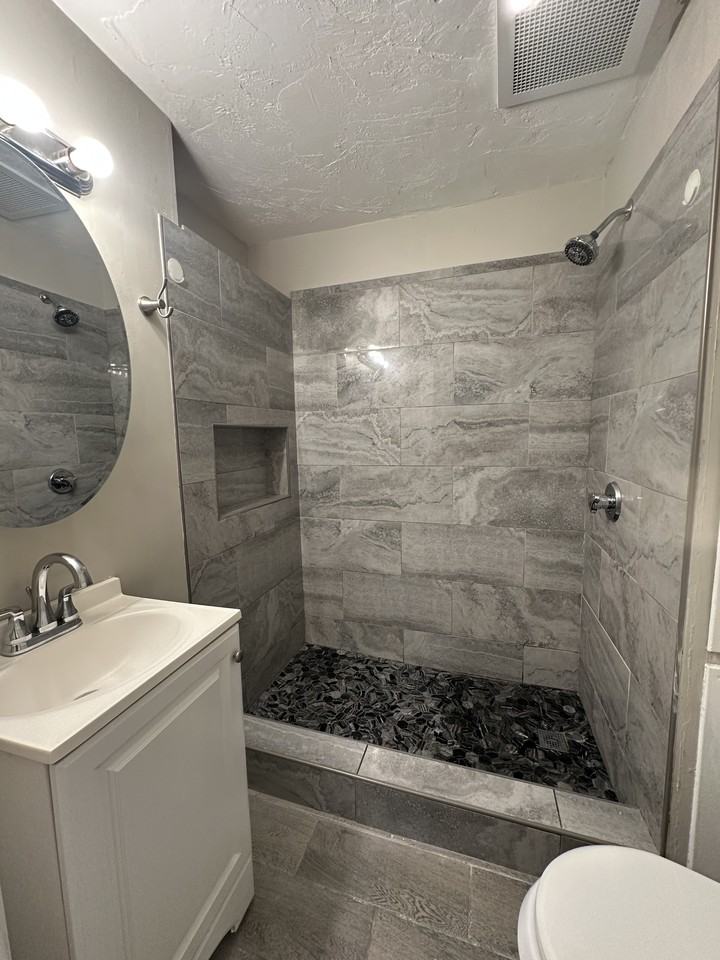 201 Hamilton St #1R - Photo 4 of 11