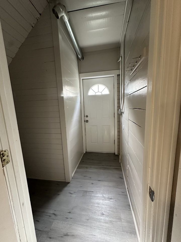 201 Hamilton St #1R - Photo 5 of 11