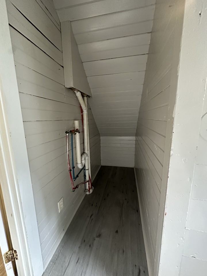 201 Hamilton St #1R - Photo 6 of 11