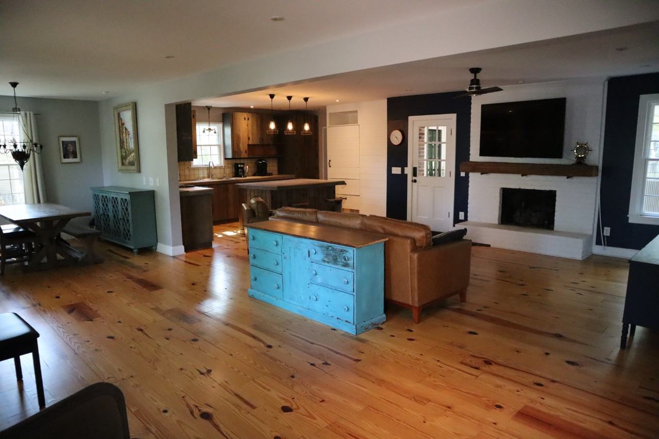 605 Williamsburg Dr #NA - Photo 2 of 20