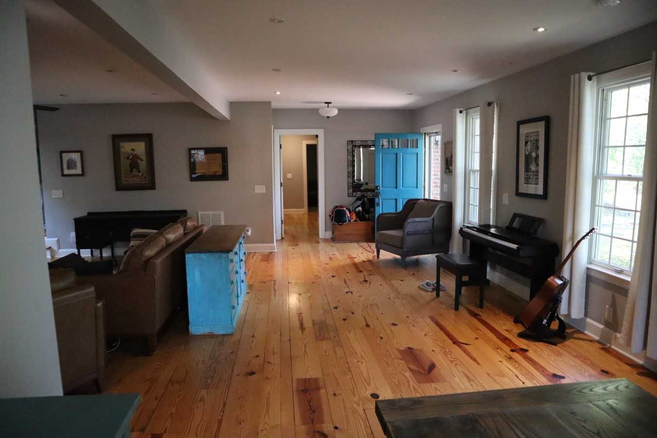 605 Williamsburg Dr #NA - Photo 4 of 20