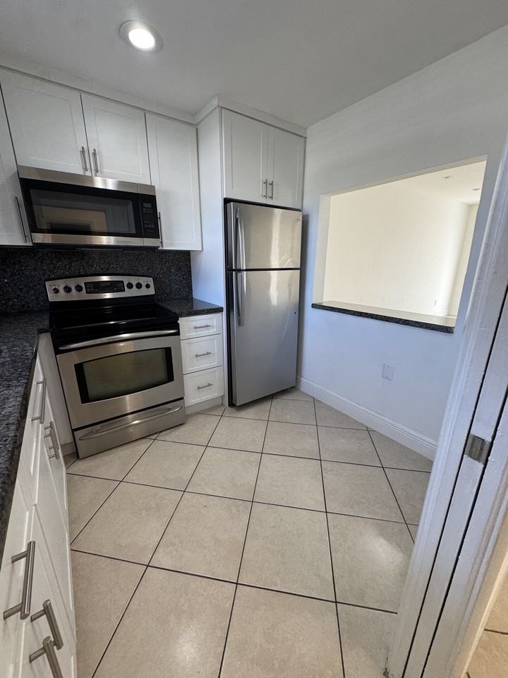 7505 Sw 82nd St #317 - Photo 7 of 12
