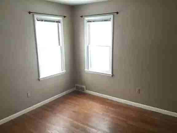 826 Leroy St #826 - Photo 2 of 7