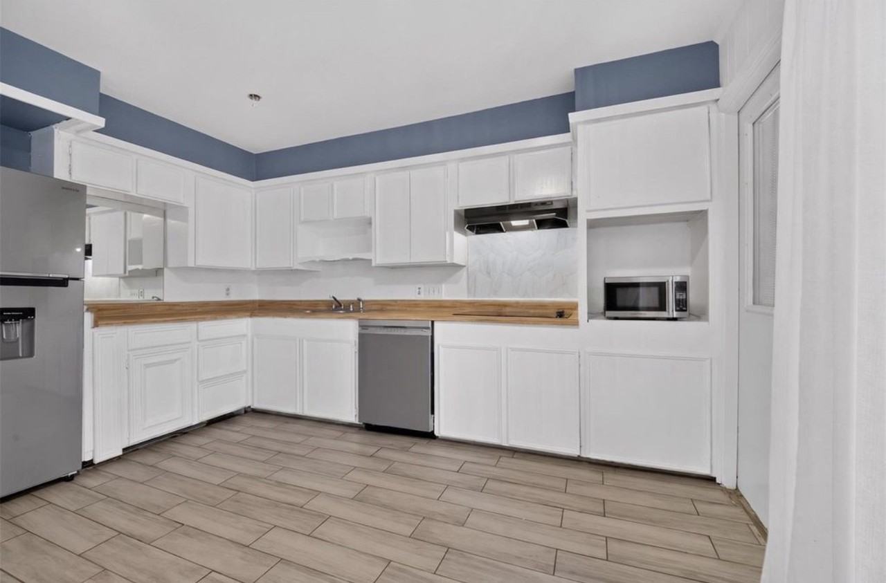 7205 Beechnut St #D - Photo 3 of 17