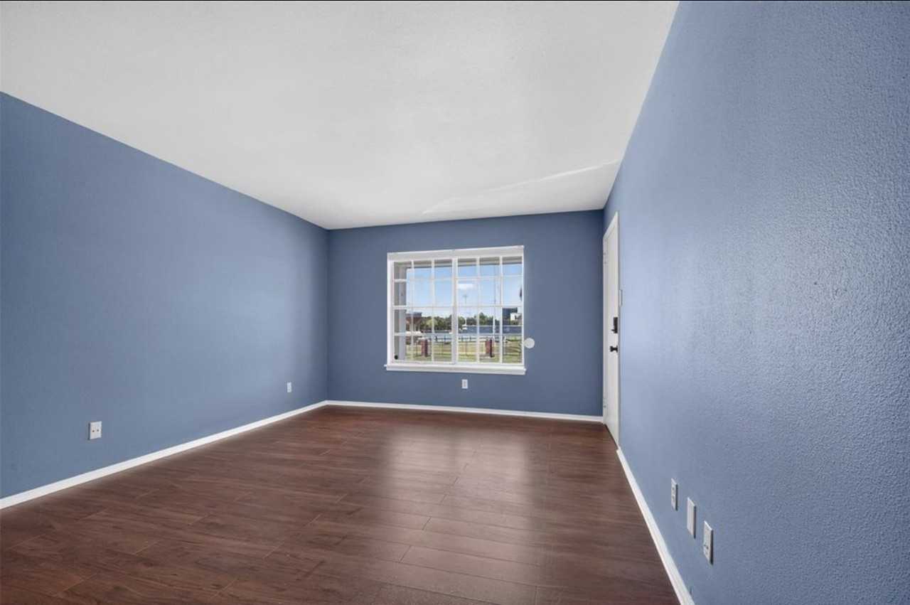 7205 Beechnut St #D - Photo 7 of 17