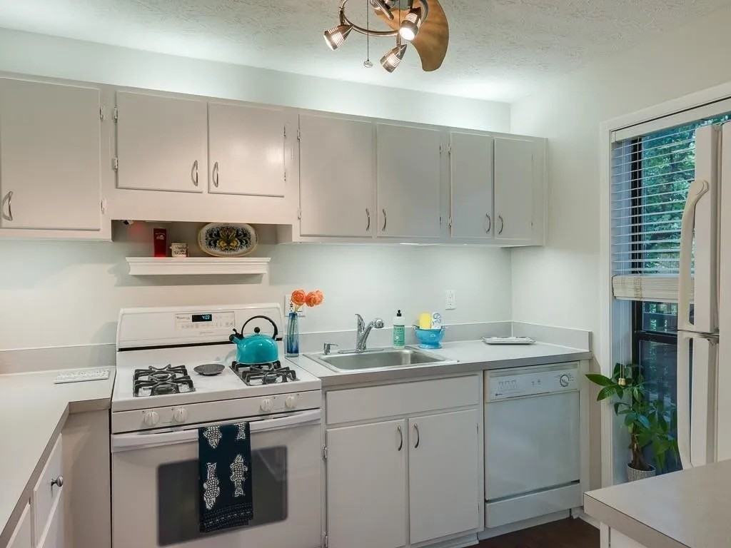 305 River Run Dr #NA - Photo 2 of 15