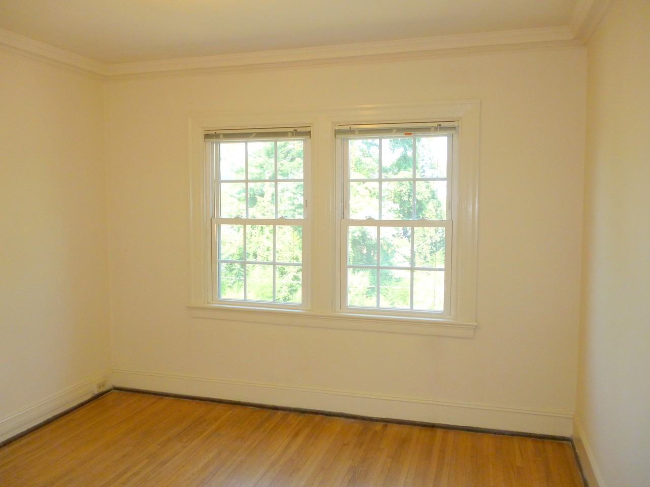 Raleigh Court - Photo 3 of 15
