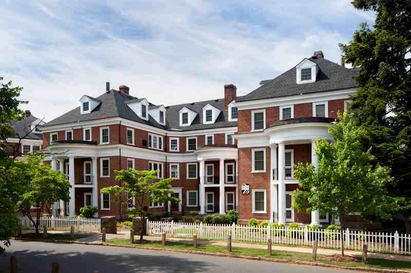 Raleigh Court - Photo 7 of 15