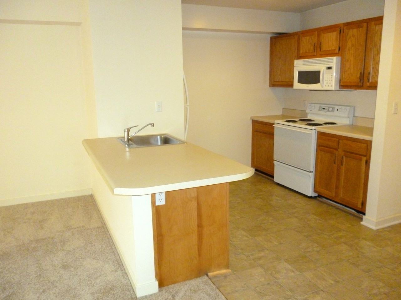 324 13th Street NW - Photo 5 of 37