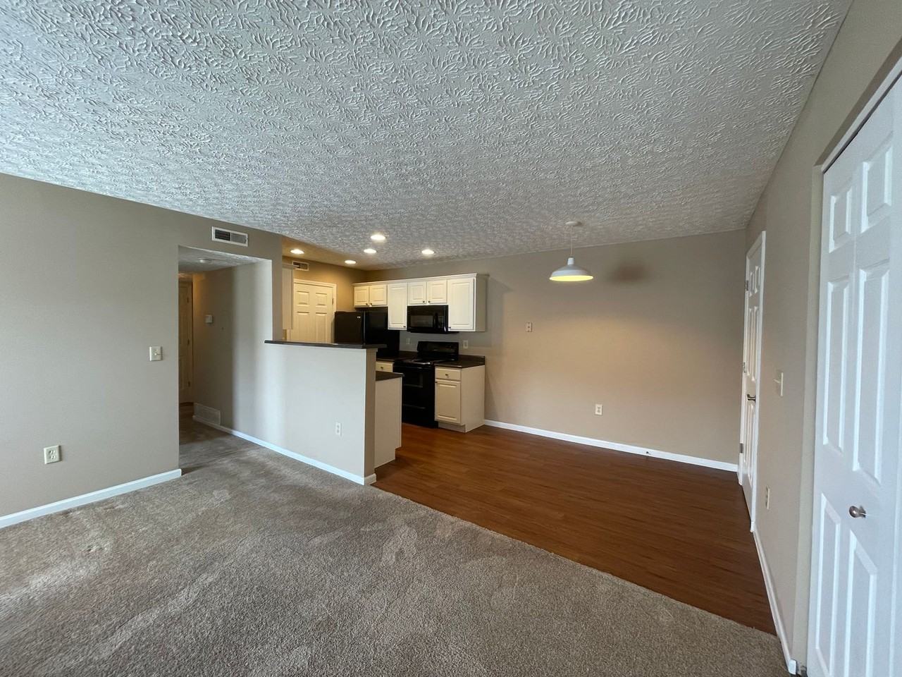 5558 Garden Rdg - Photo 6 of 10