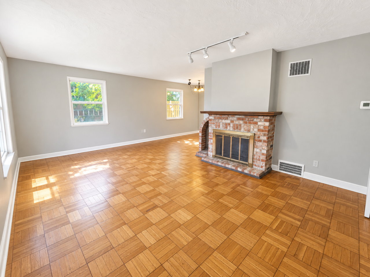 590 Audubon Ave - Photo 2 of 19