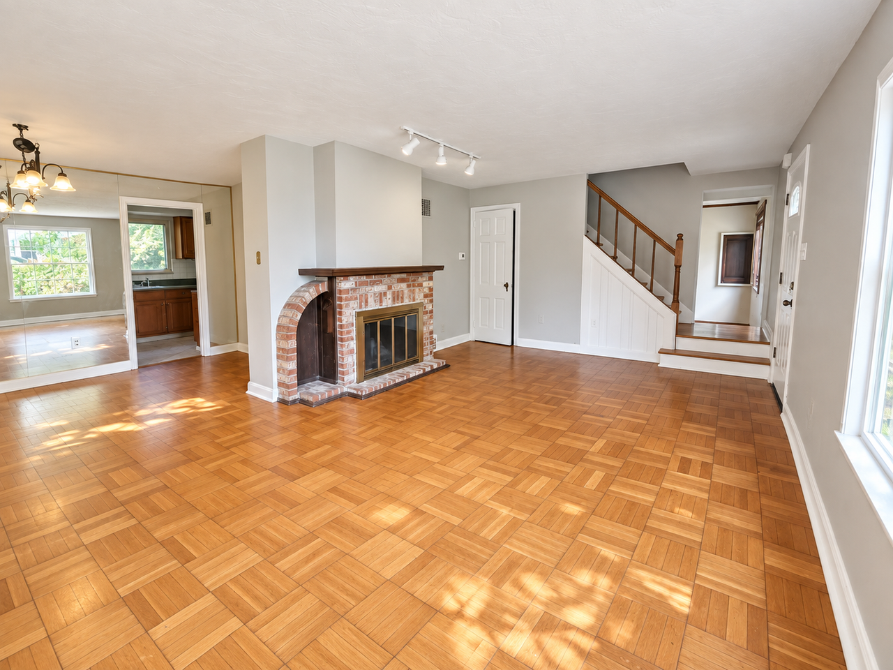 590 Audubon Ave - Photo 3 of 19