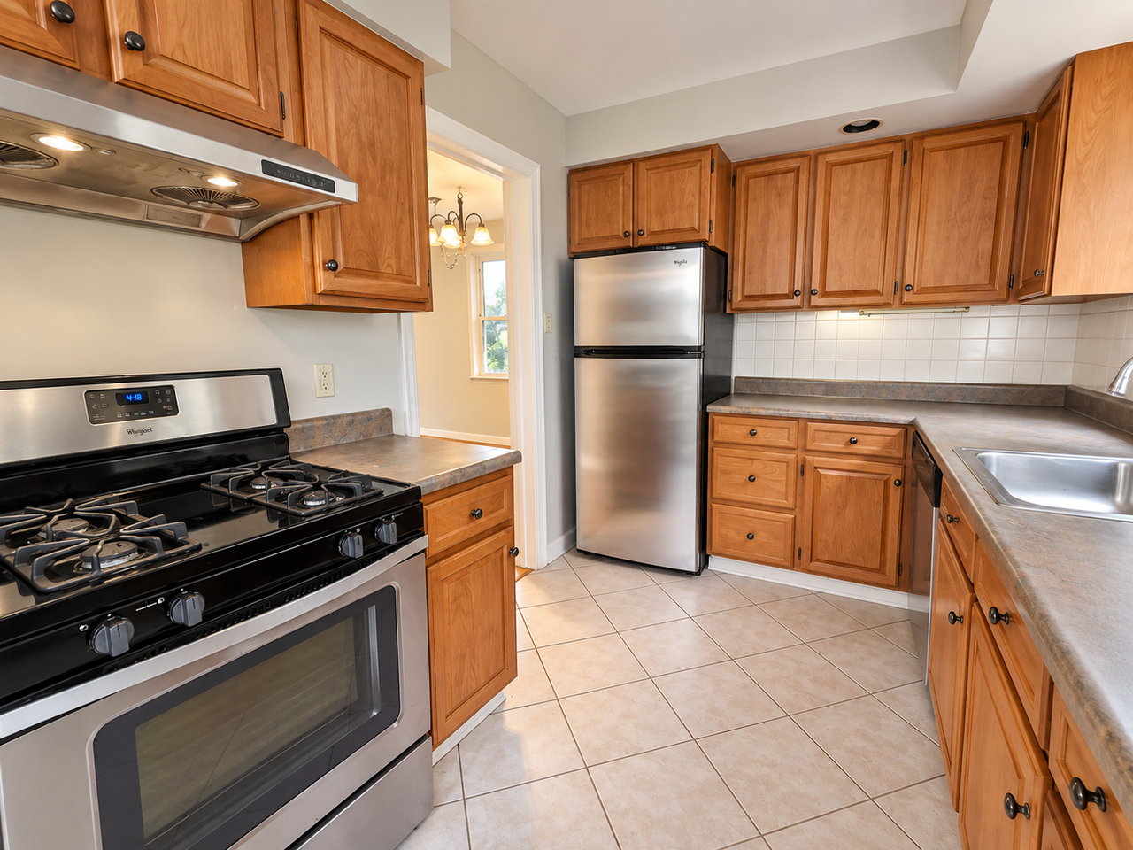 590 Audubon Ave - Photo 5 of 19