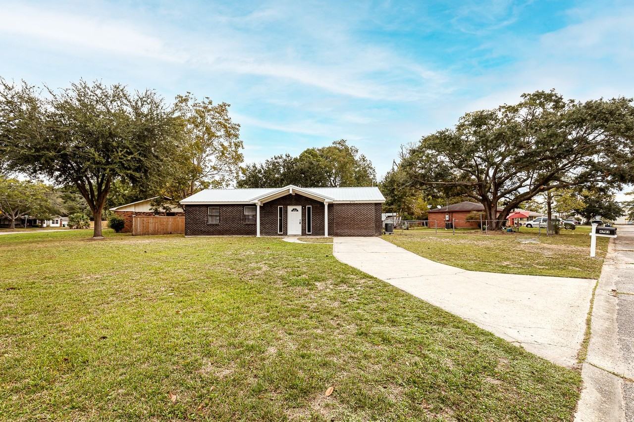 4703 Bronfair Ave - Photo 3 of 47