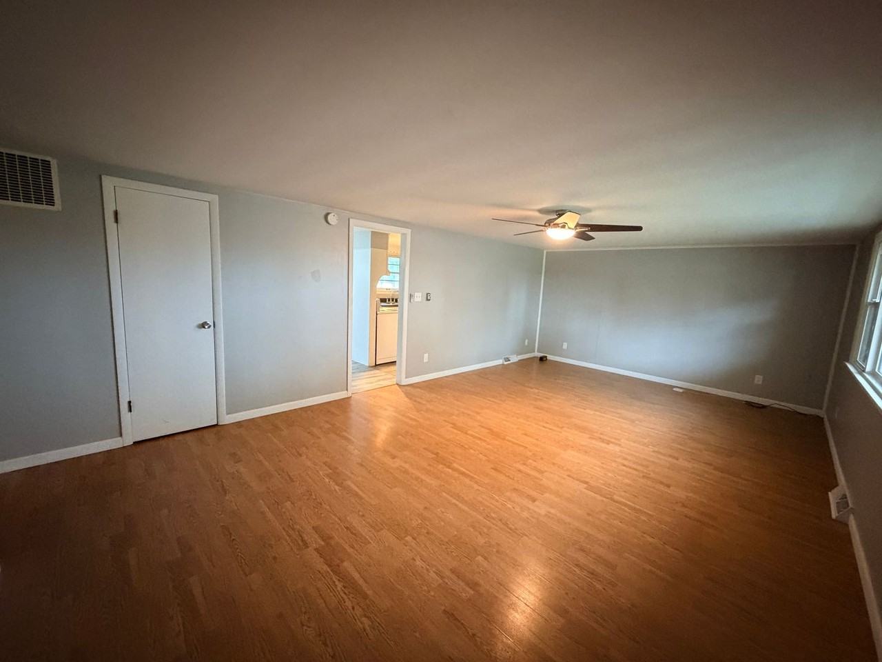 2316 11th St - Photo 2 of 12