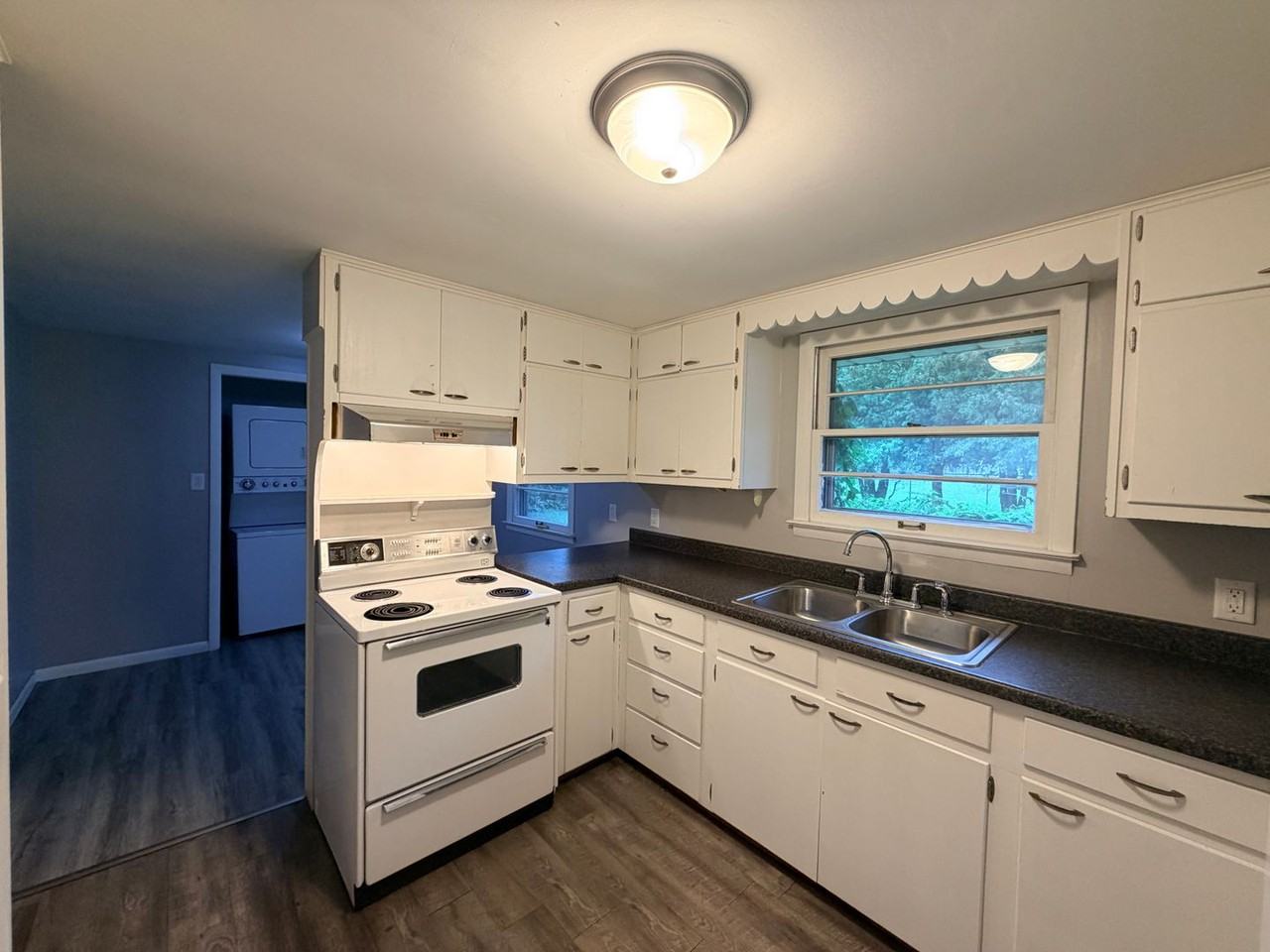 2316 11th St - Photo 5 of 12