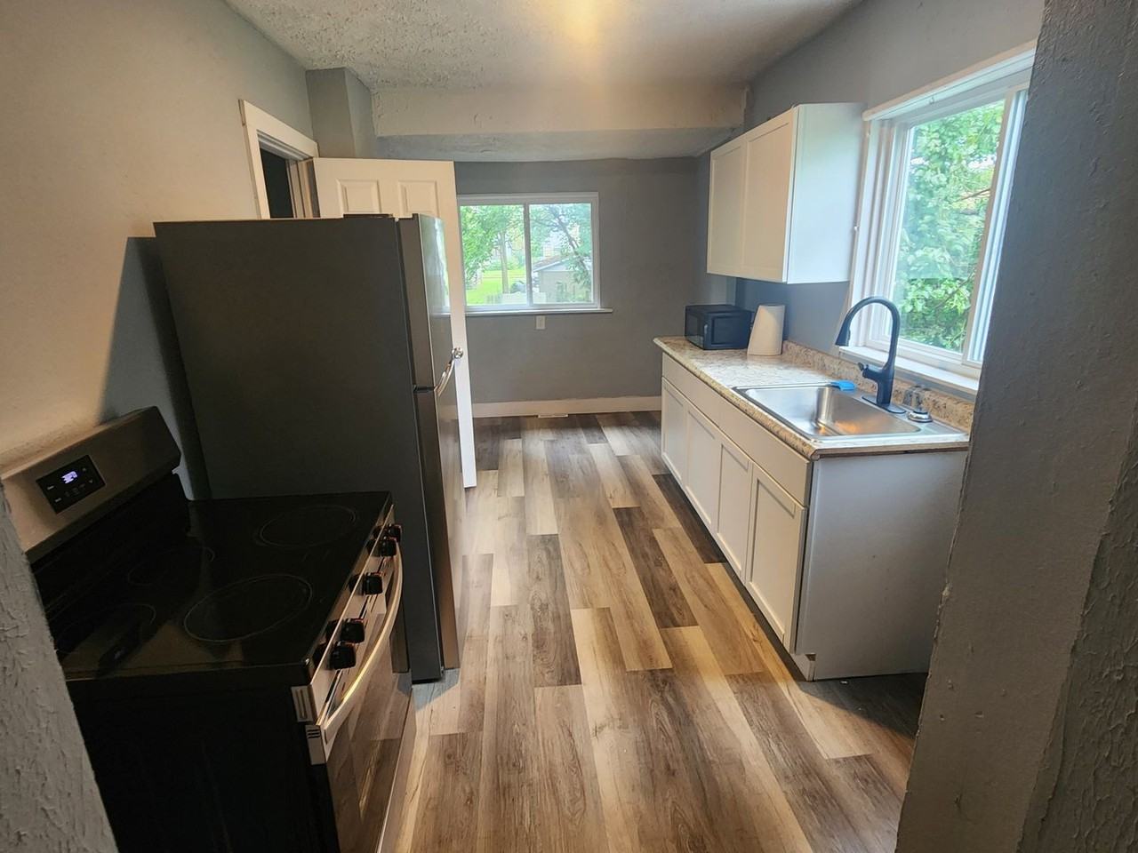 115 Fulton St - Photo 4 of 13