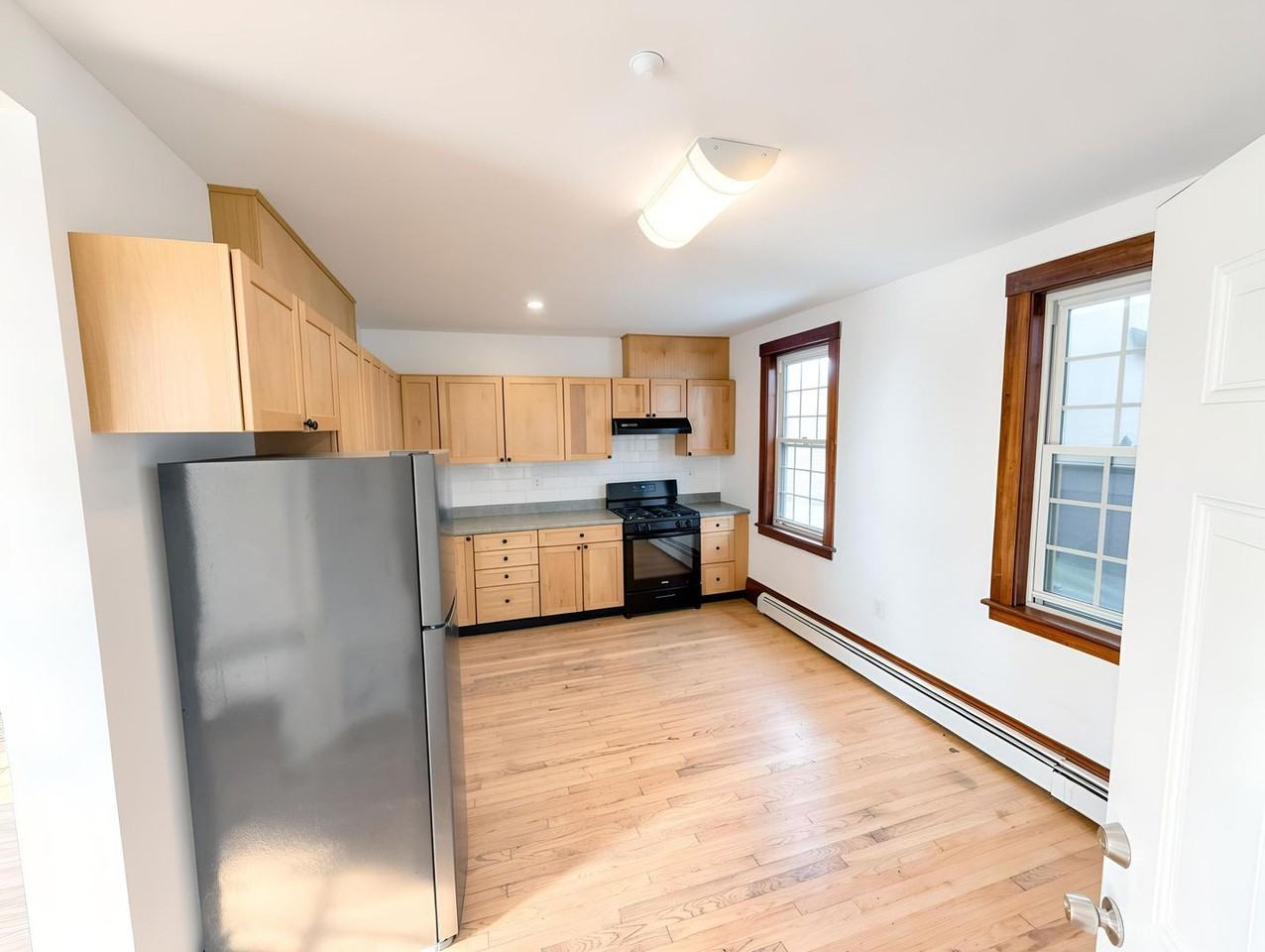 45 8th St - Photo 3 of 11