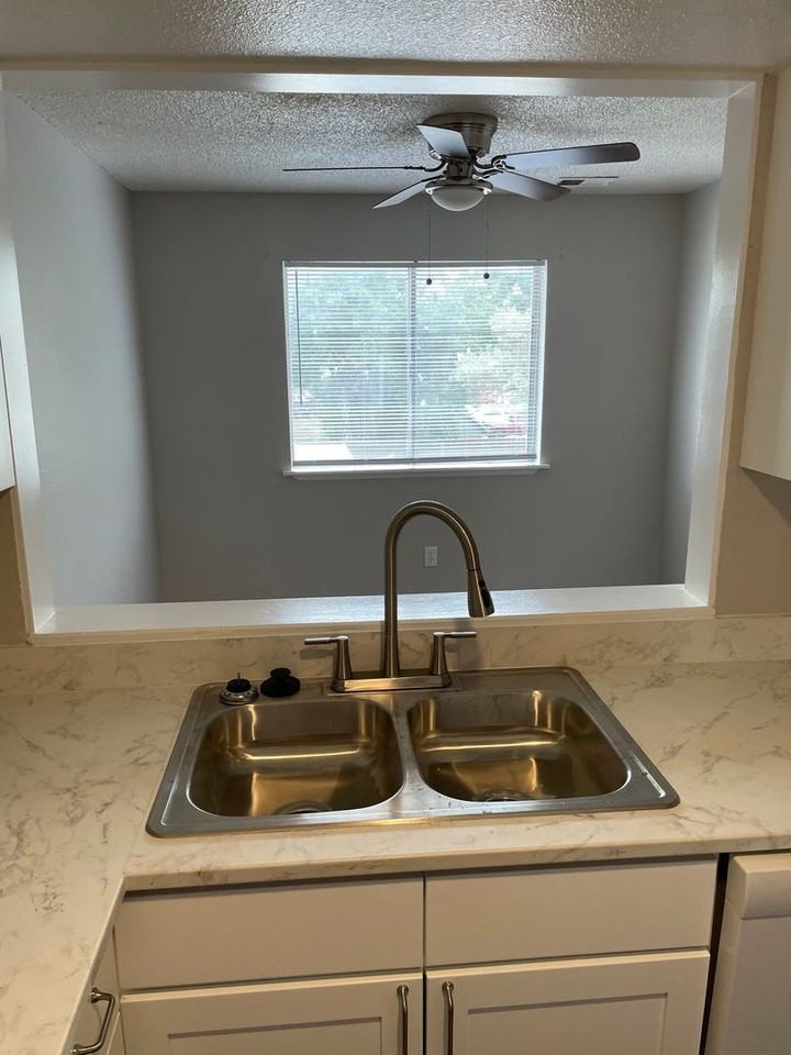 Remington Apartments - Photo 5 of 37