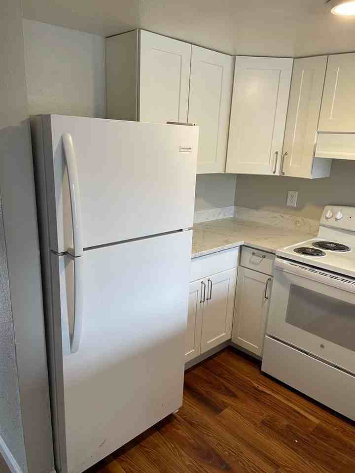 Remington Apartments - Photo 6 of 37