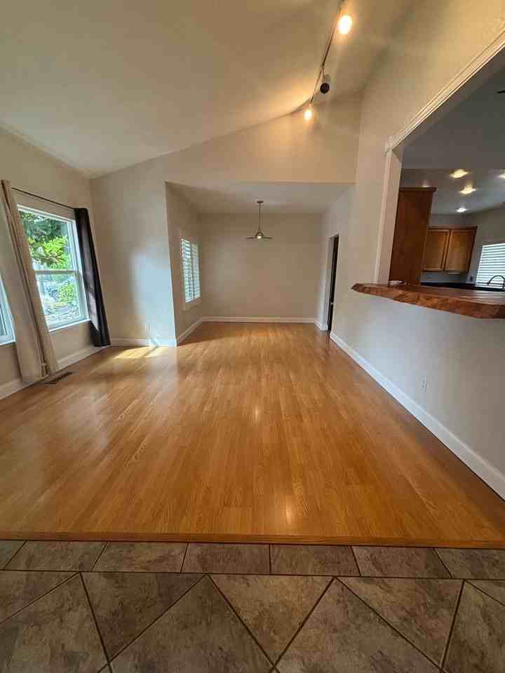 445 Godfrey Dr - Photo 3 of 23