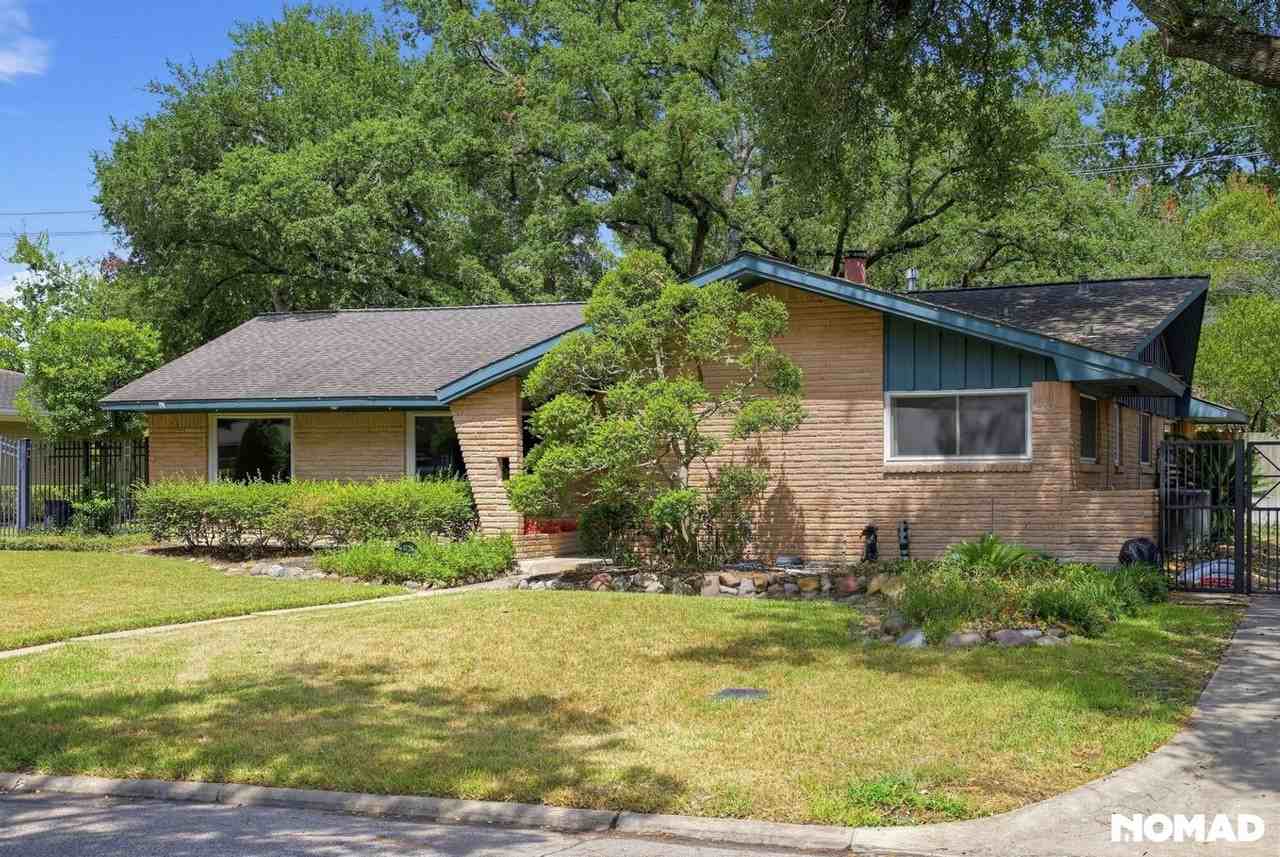 4726 Omeara Dr - Photo 2 of 32