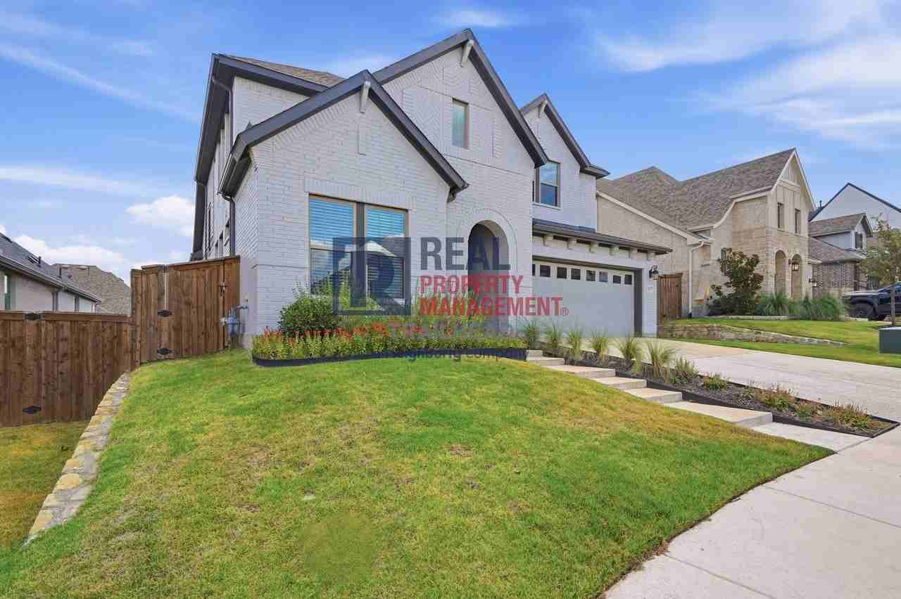 1617 Purple Thistle Ln - Photo 3 of 29