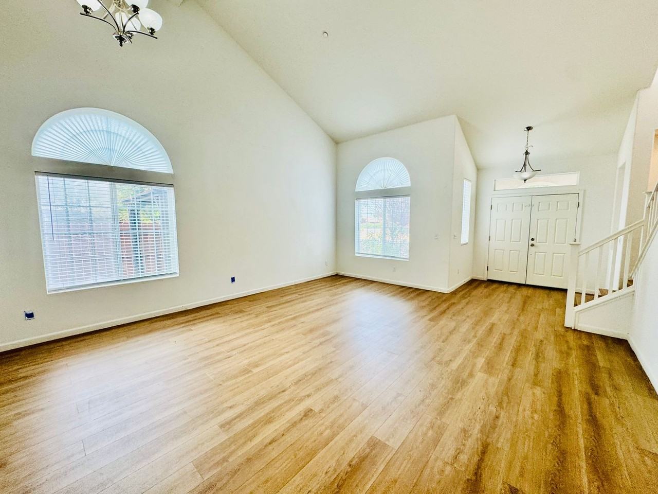 13721 Santa Lucia Dr - Photo 3 of 21