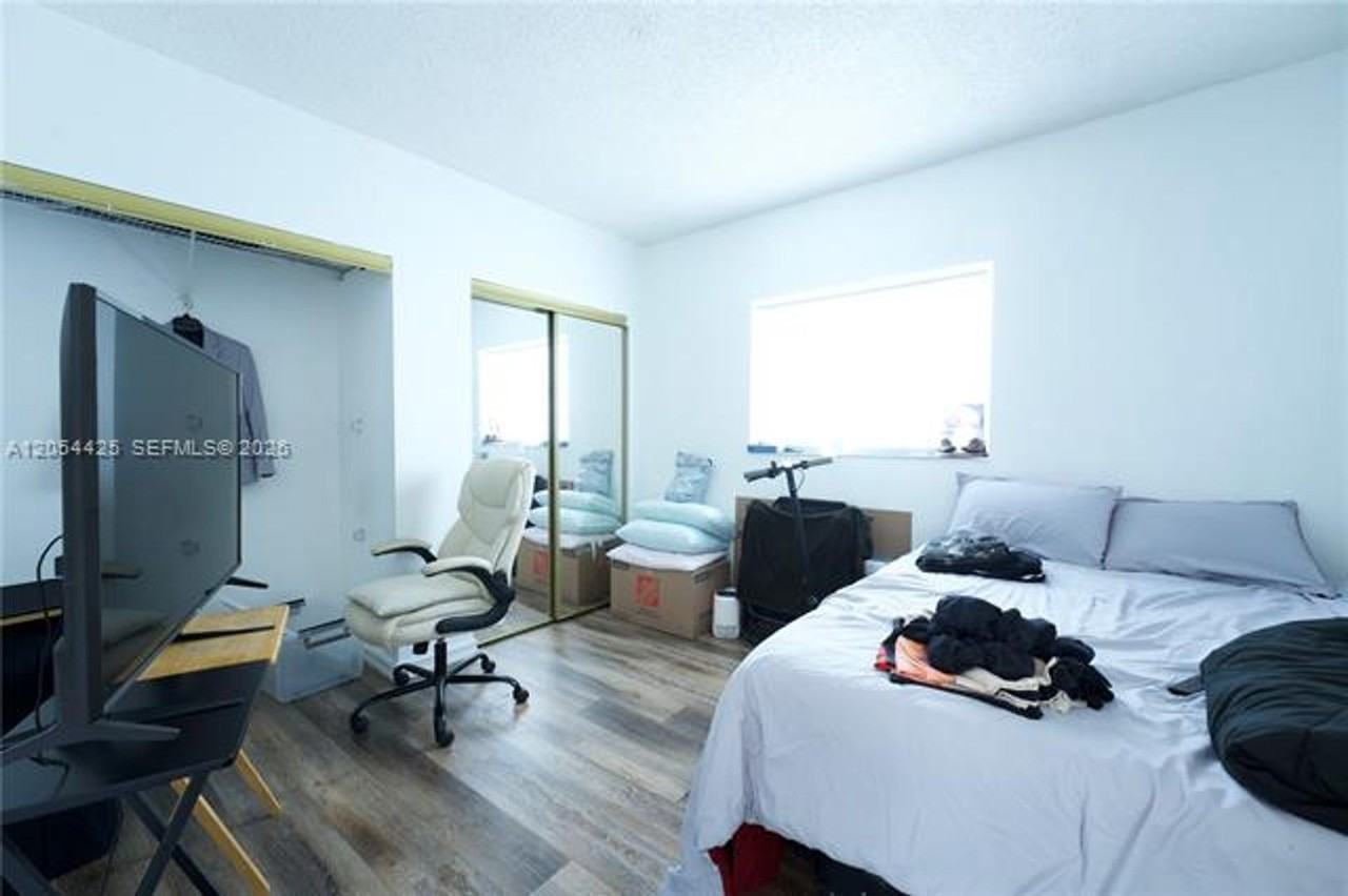 1025 Sw 12th St #1025 - Photo 4 of 15