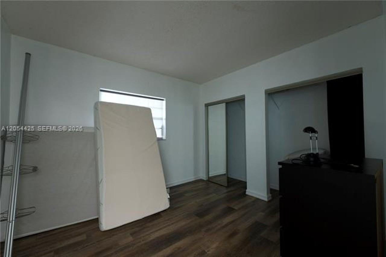 1025 Sw 12th St #1025 - Photo 6 of 15