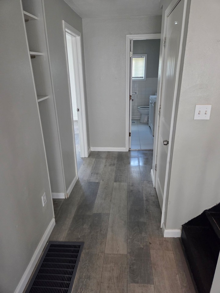 1801 Jerome Ln - Photo 2 of 29