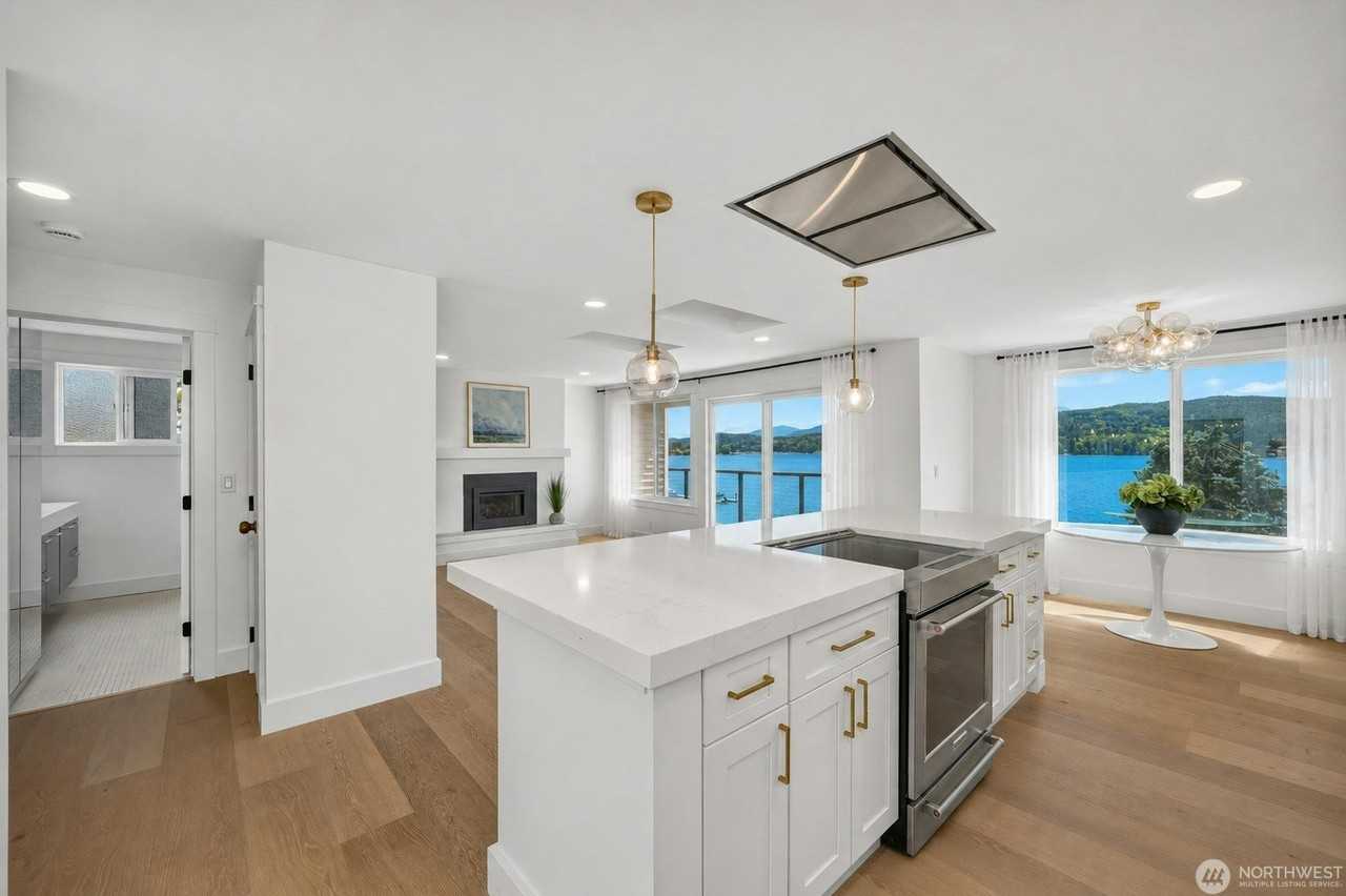 612 Northshore Drive, Unit 101 - Photo 3 of 23