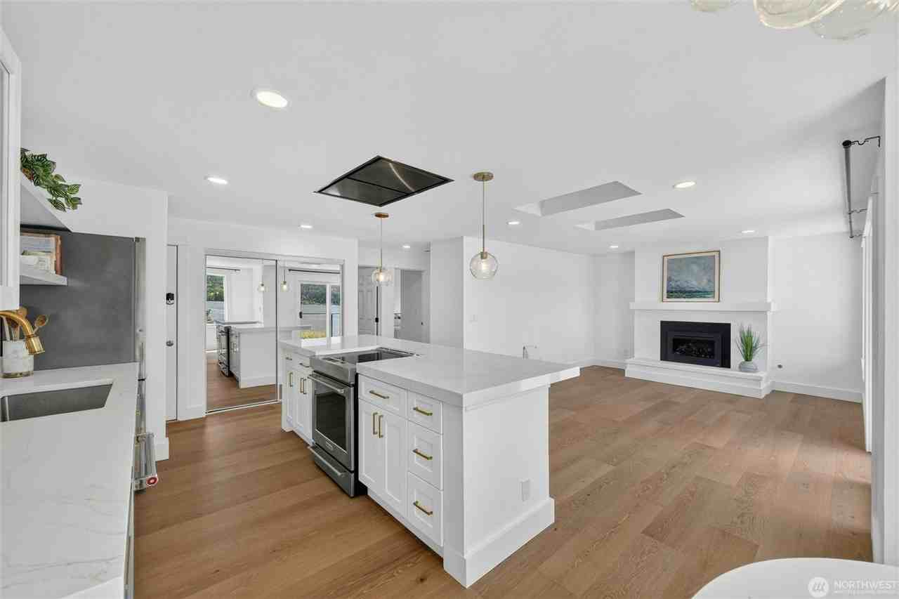 612 Northshore Drive, Unit 101 - Photo 6 of 23