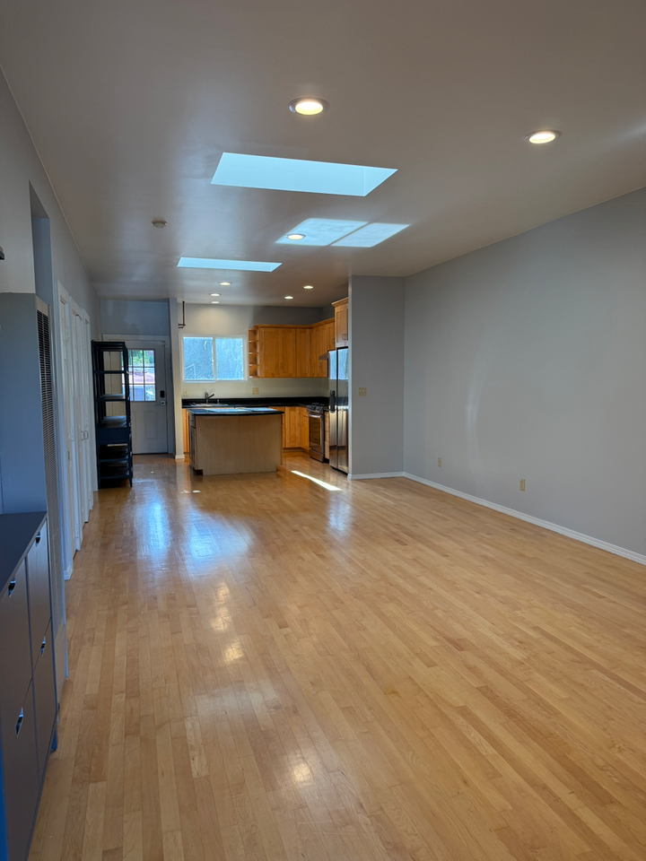 5529 Beaudry St - Photo 3 of 10
