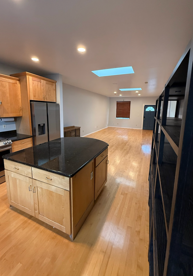 5529 Beaudry St - Photo 4 of 10