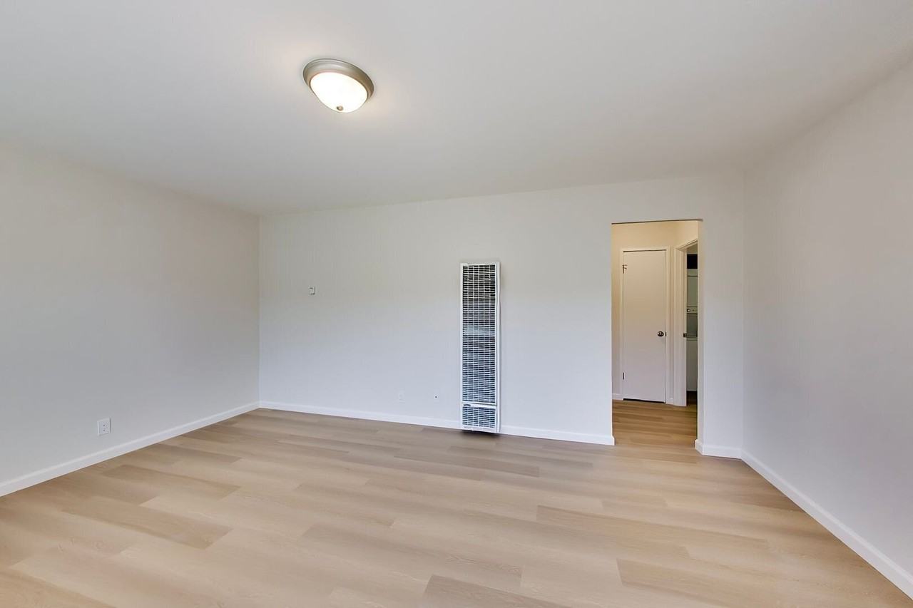 170 Stoakes Ave #06 - Photo 5 of 17
