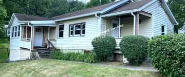 featured image of 215 Ross Ave