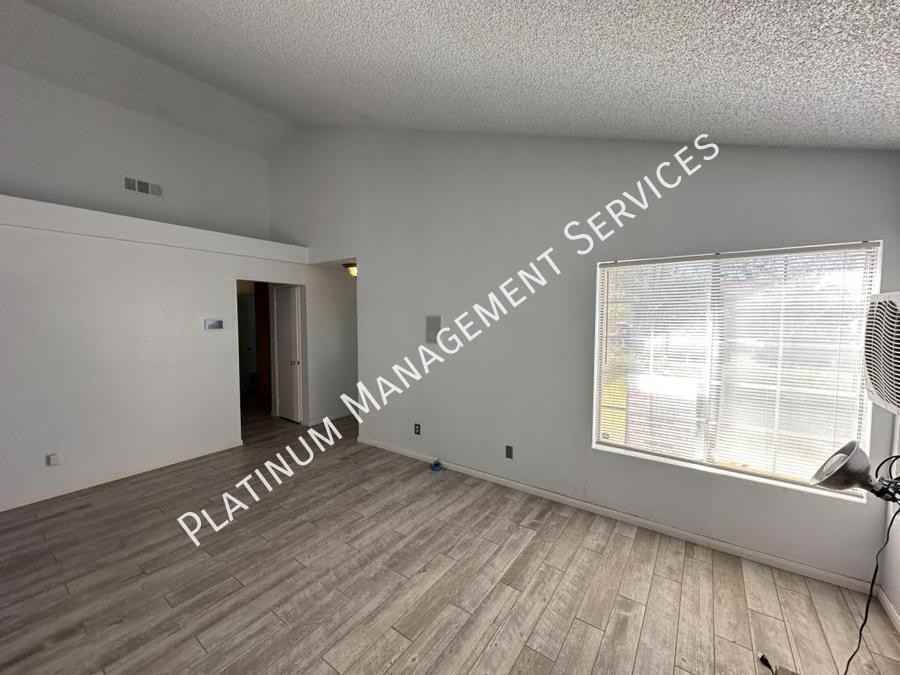36832 Goldenview Way - Photo 3 of 15