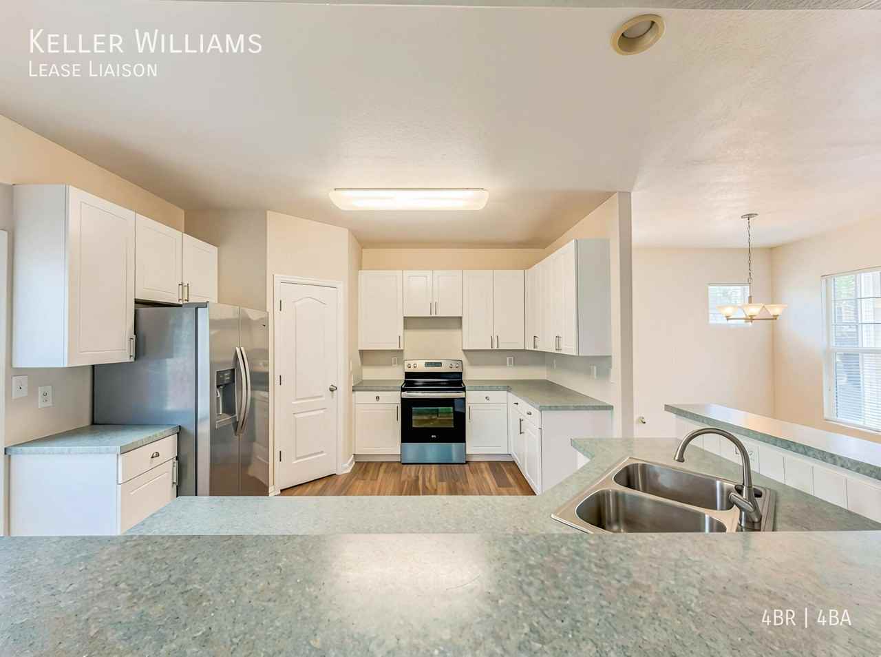 2566 S Halifax St - Photo 5 of 20