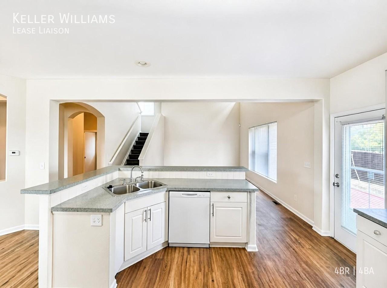 2566 S Halifax St - Photo 6 of 20