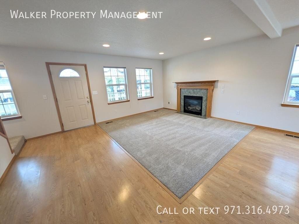 709 E Ella Ct - Photo 4 of 26