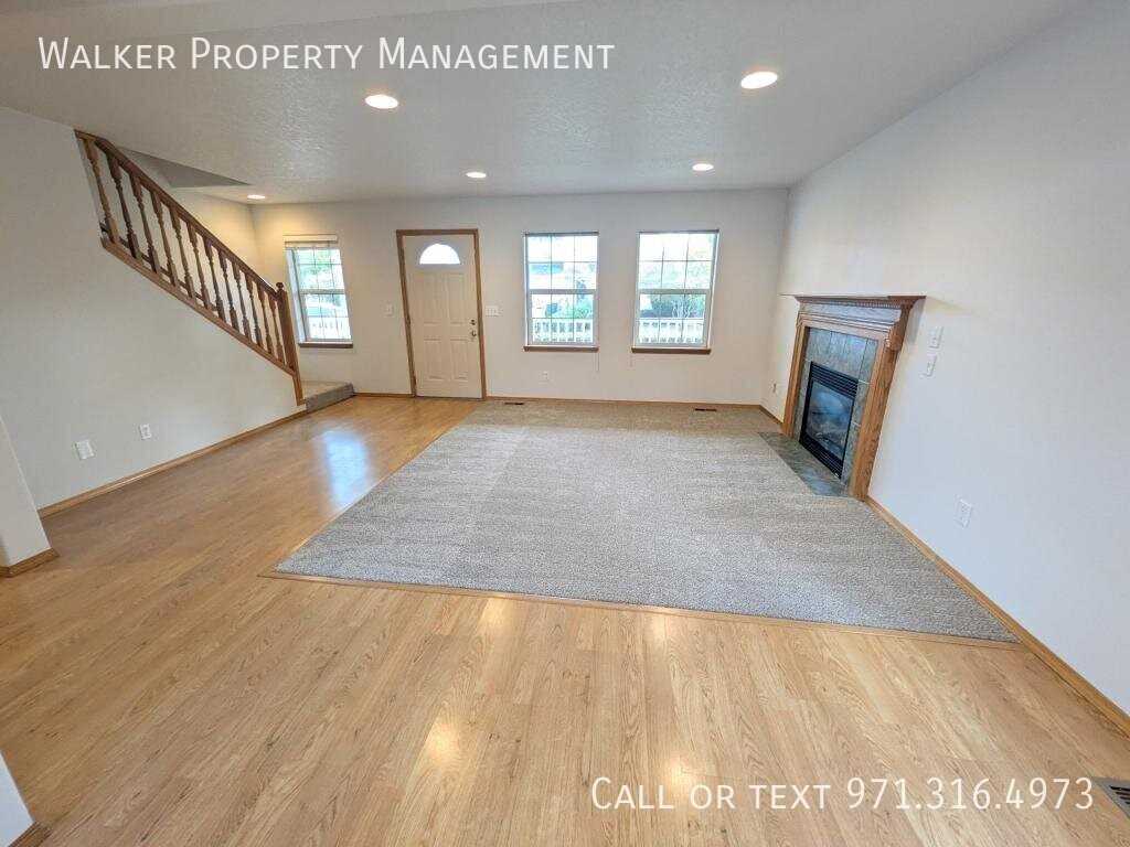 709 E Ella Ct - Photo 5 of 26