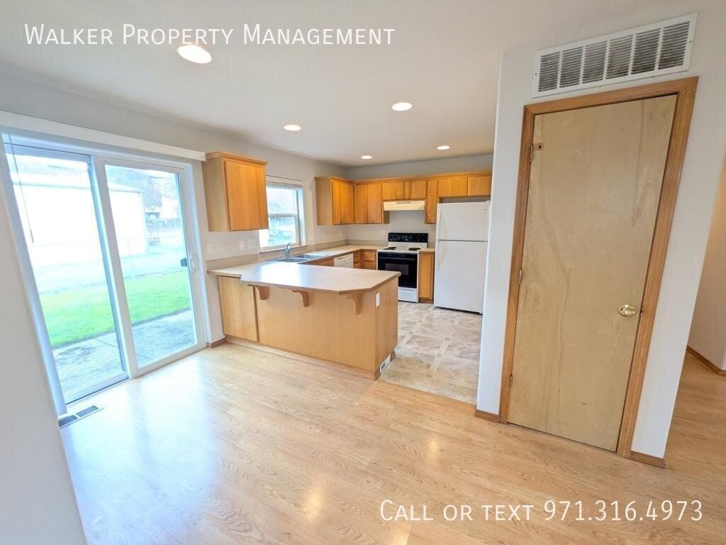 709 E Ella Ct - Photo 7 of 26