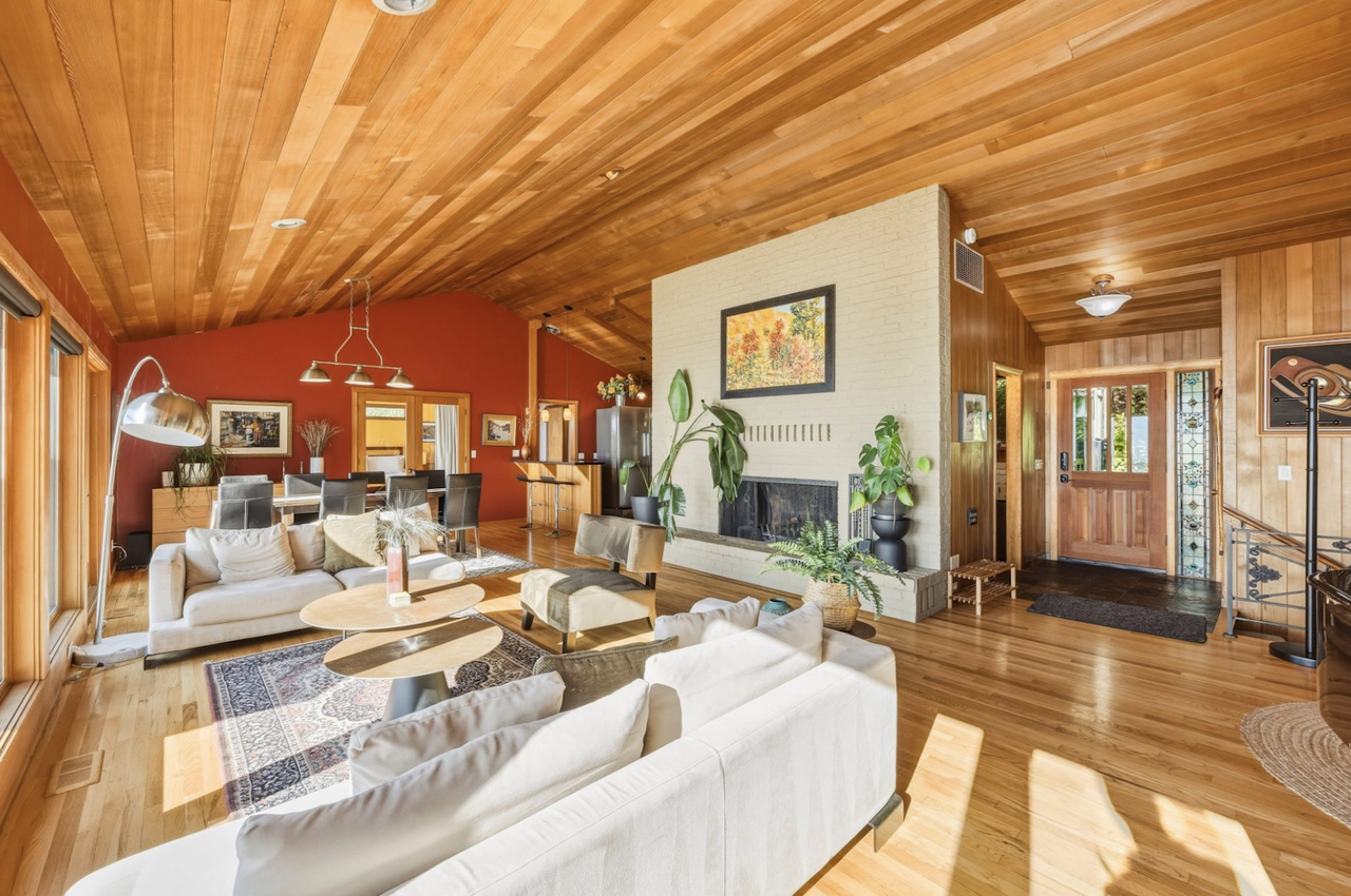 1231 Chuckanut Drive - Photo 3 of 29