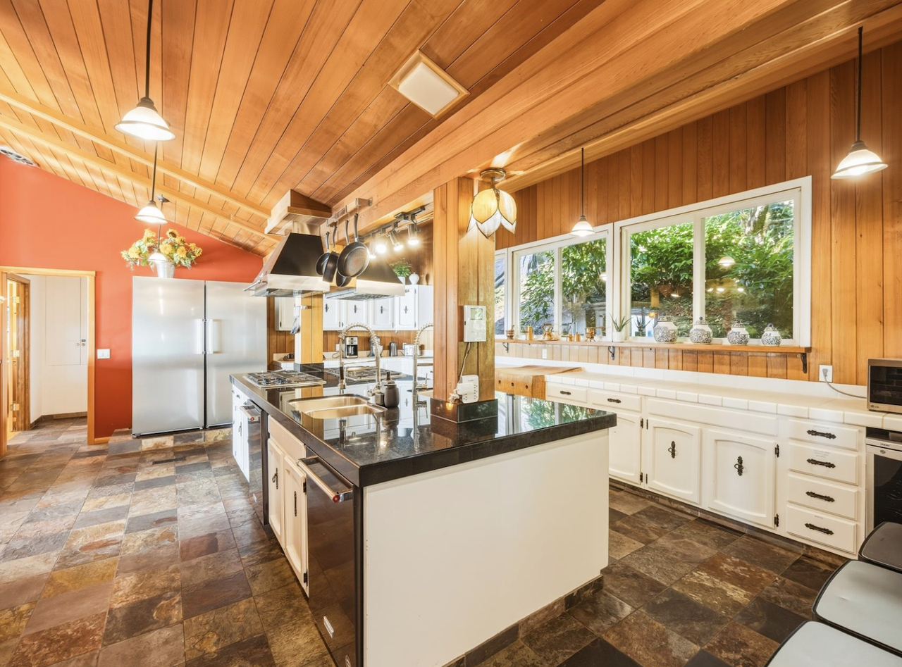 1231 Chuckanut Drive - Photo 5 of 29