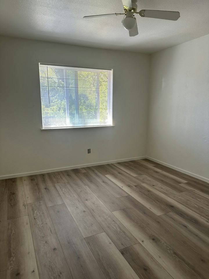 1015 Elizabeth Lane - Photo 7 of 8
