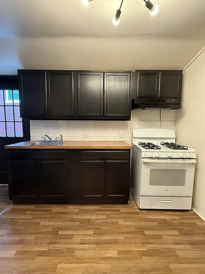 408 Lafayette St - Photo 3 of 24