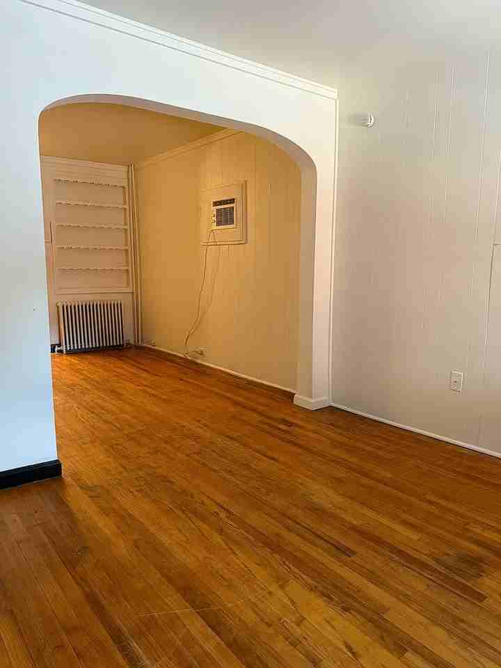 408 Lafayette St - Photo 7 of 24