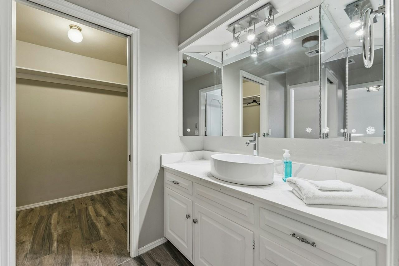 1508 Glenbrook Drive, Unit 1508 Glenbrook Drive - Photo 4 of 50