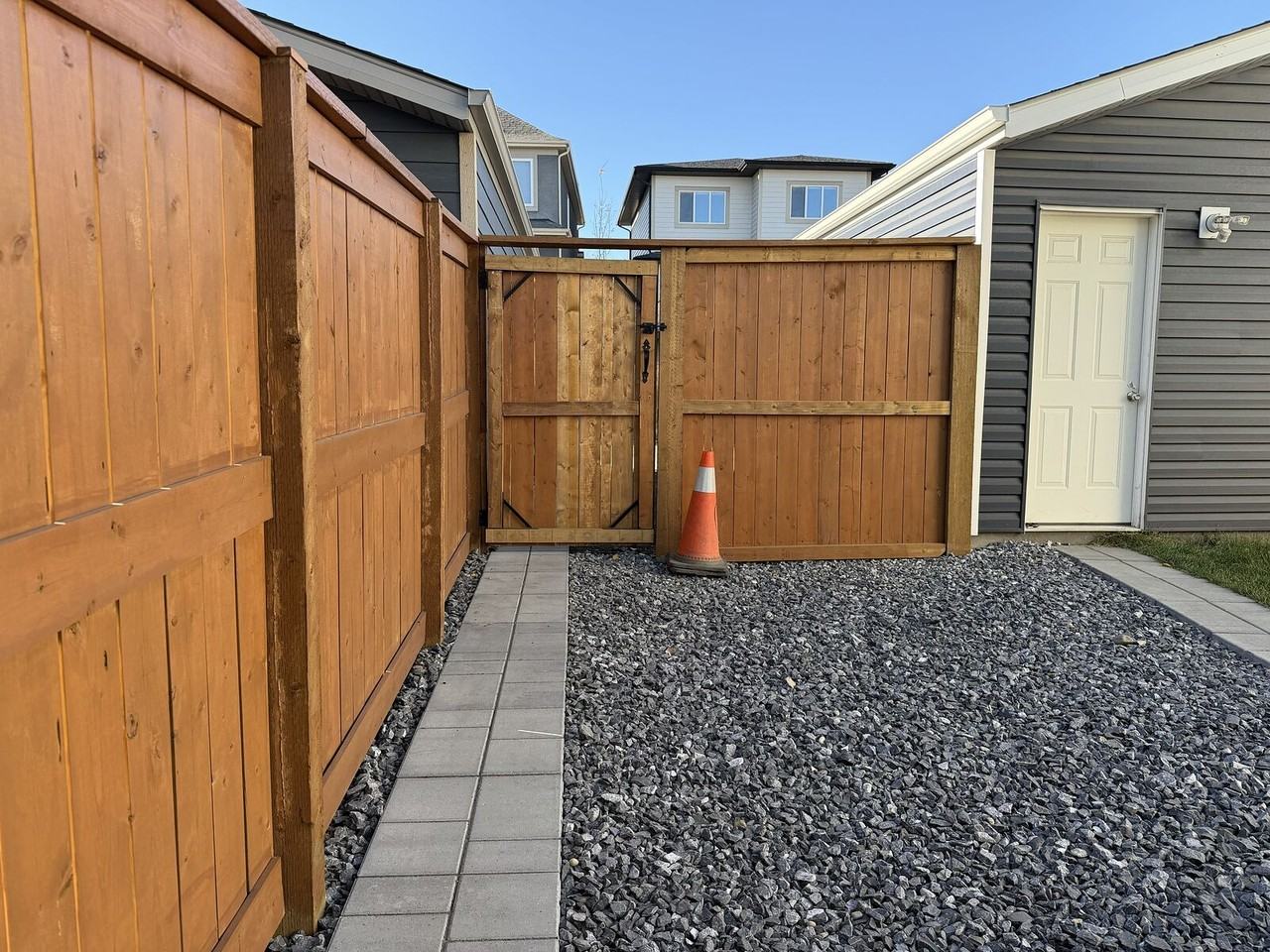261 Masters Ave Se - Photo 5 of 32